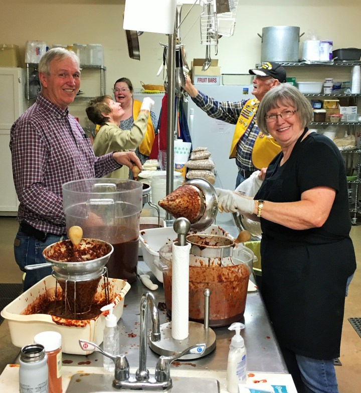 Prepping the chile sauce took the whole team.
